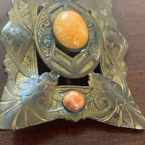 Antique brass and coral brooch - Picture 5 of 6